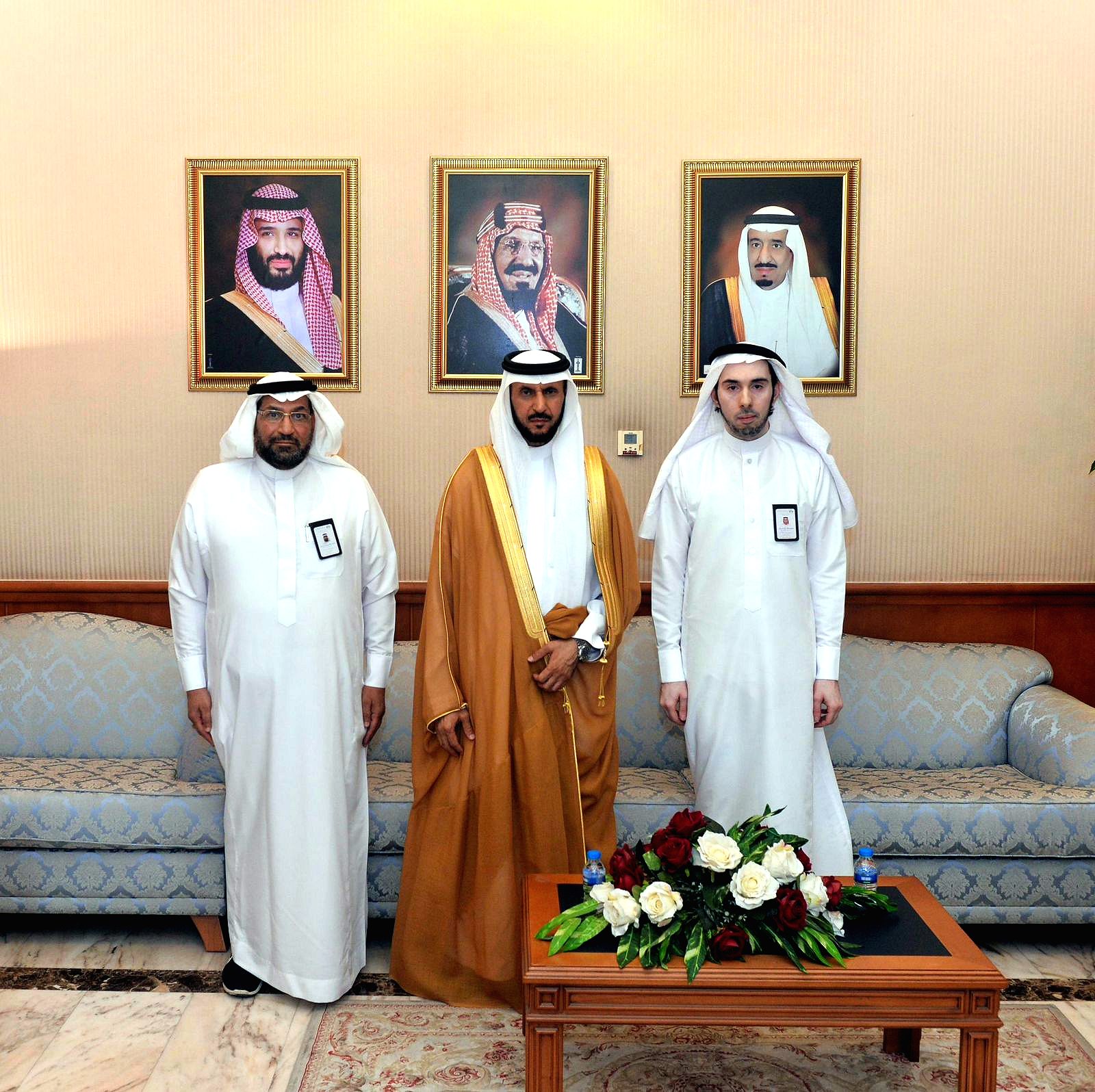 محافظ القطيف يلتقي رئيس مجلس أمناء «صلة العطاء (جسور العطاء) الأهلية» ويطّلع على جهودها في حفظ النعمة